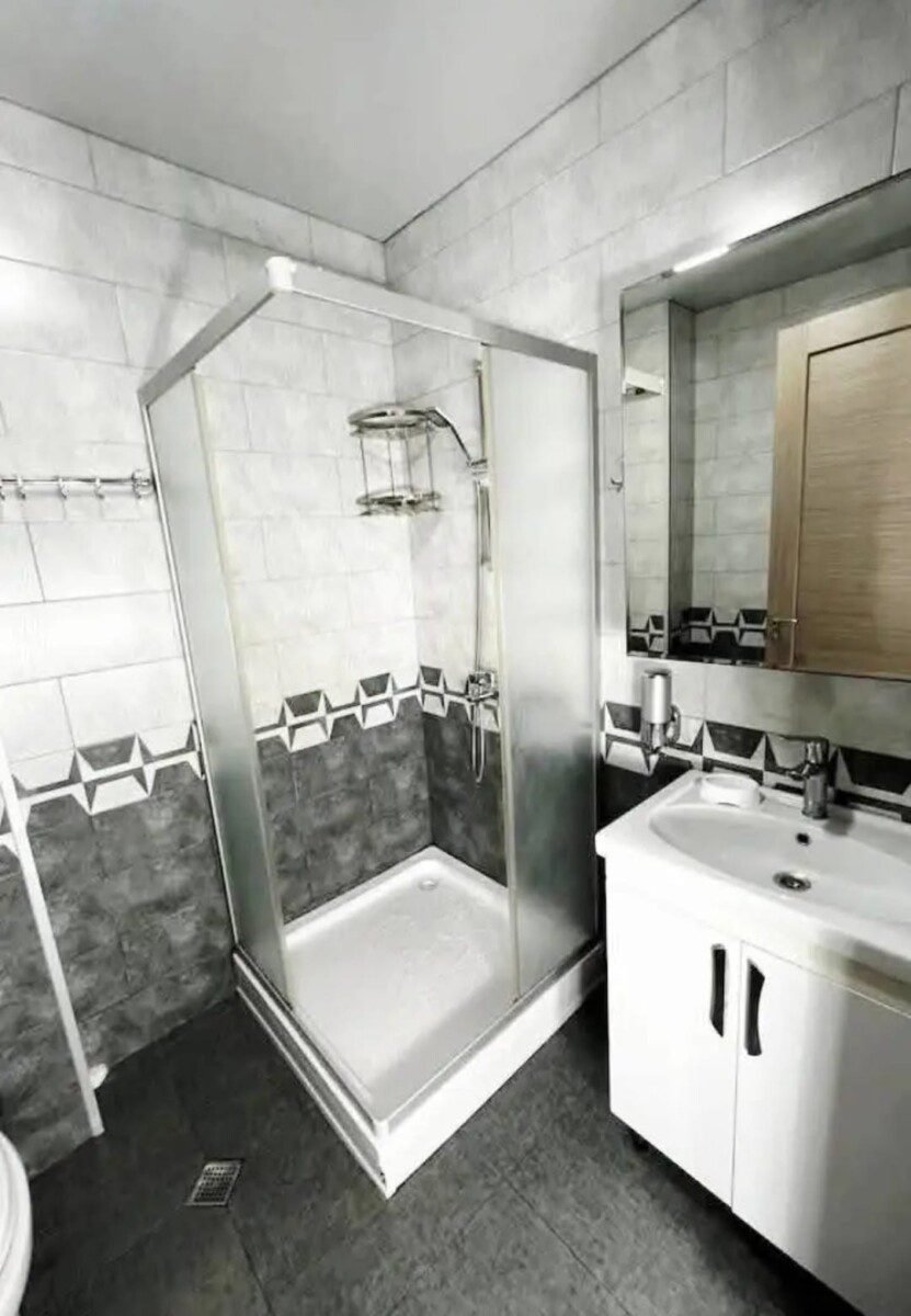 Cozy 2-Bedroom Apartment for Long-Term Rent in Batumi9