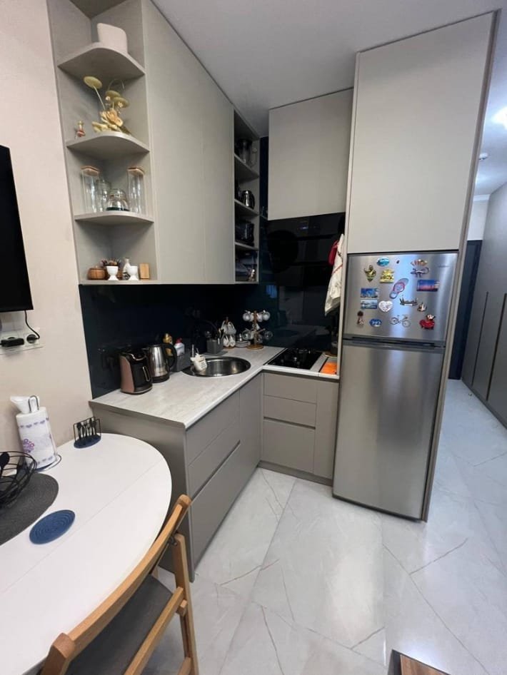 Angisa 1st Lane 82 12