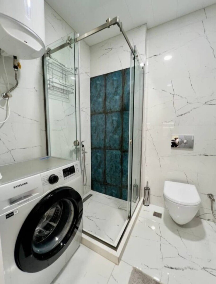 Lech and Maria Kaczynski St 8b 1