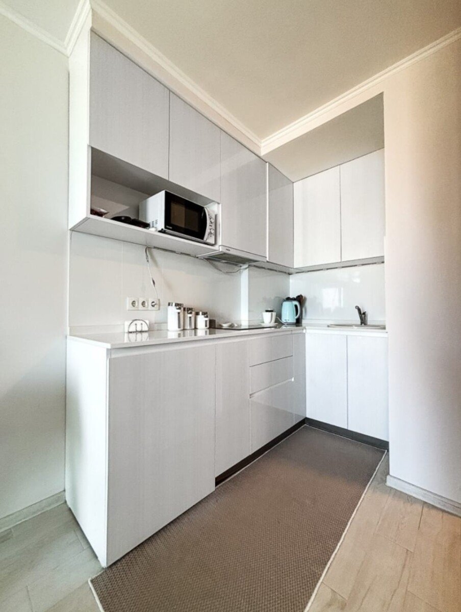 Lech and Maria Kaczynski St 8b 5