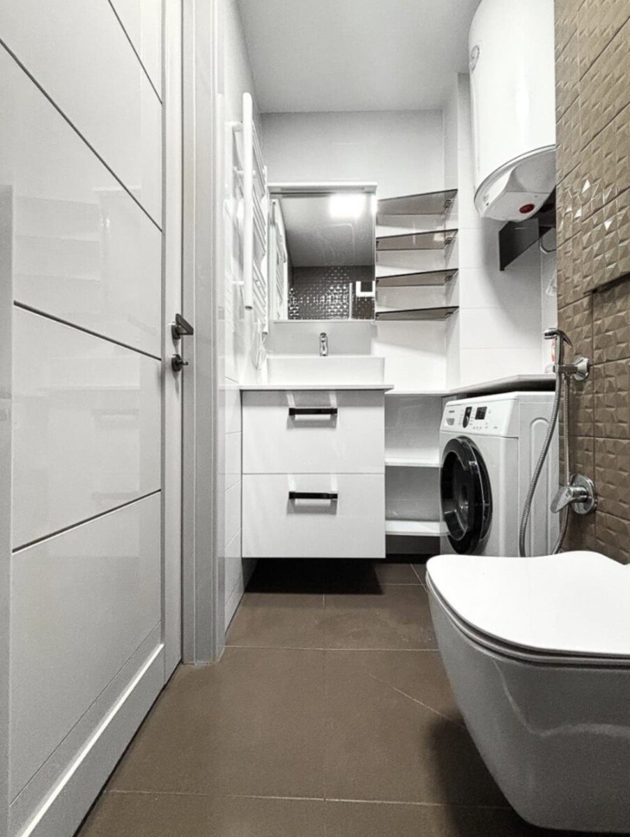 Lech and Maria Kaczynski St 8b Block B 1