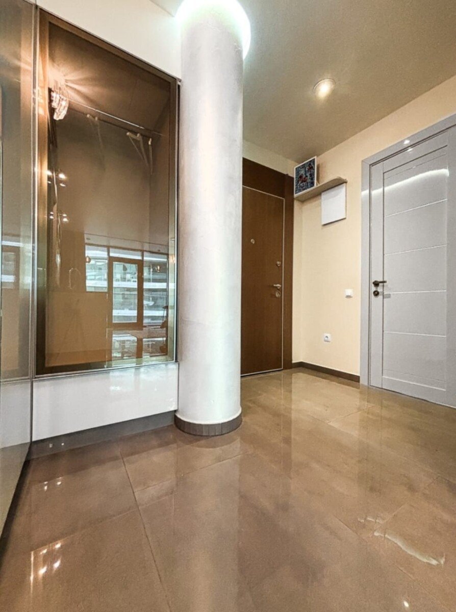 Lech and Maria Kaczynski St 8b Block B 4