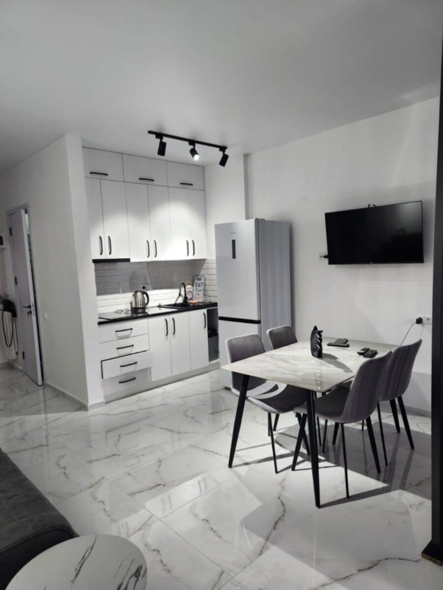 New 1-Room Apartment For Rent In Batumi 5