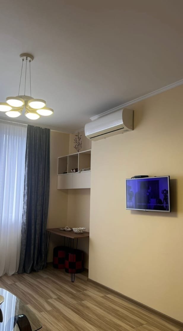 Niko Pirosmani Street 10