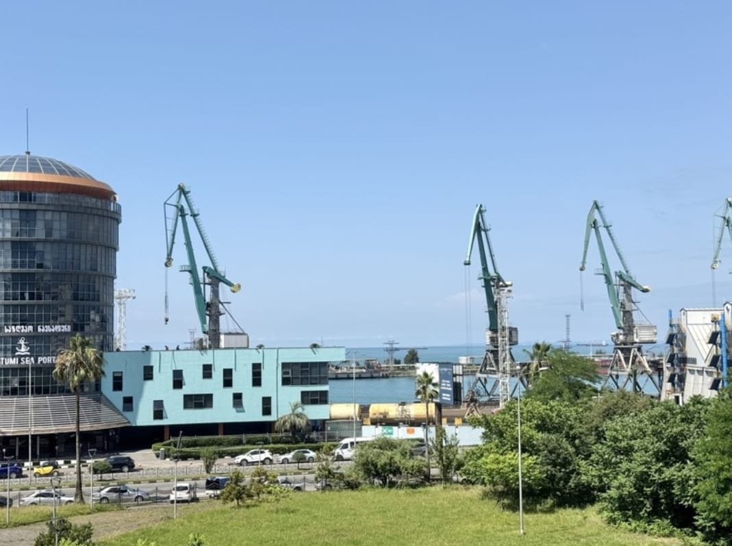 Sea View Black Frame Apartment For Sale In Batumi 4