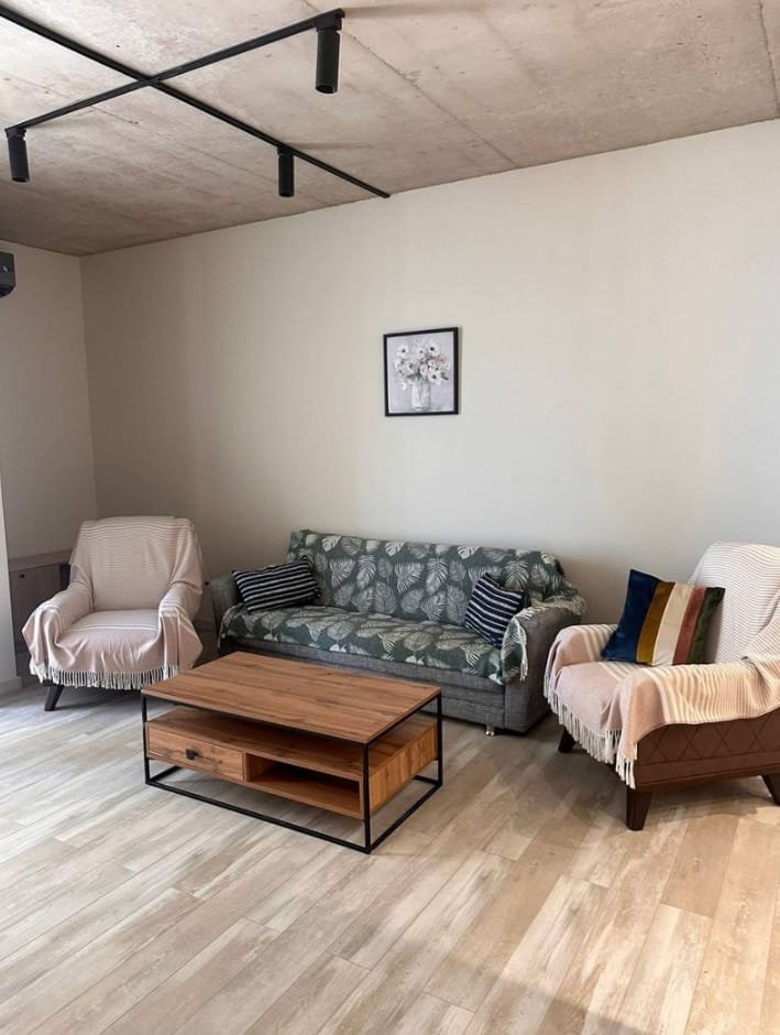 Sherif Khimshiashvili Street 4 7