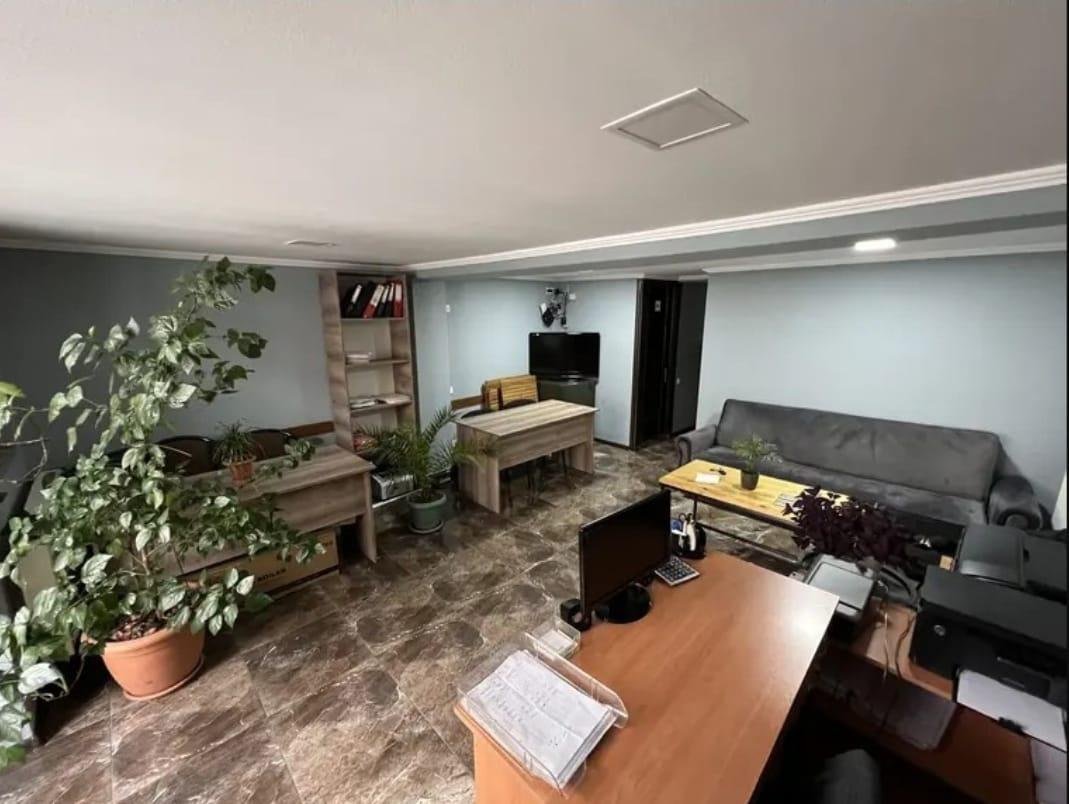 Commercial Office for Rent – Ready-to-Move Workspaces Available (1)