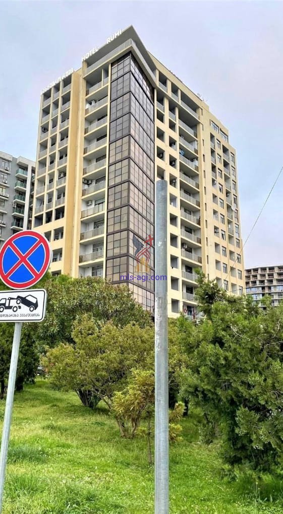 Lech and Maria Kaczynski St 25 4