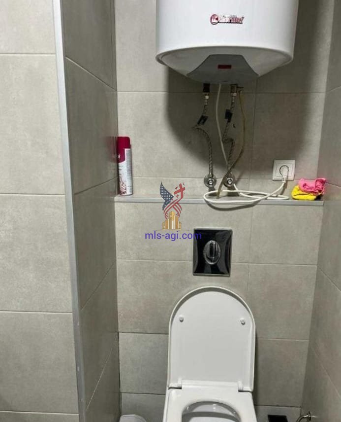 Lech and Maria Kaczynski Street 63 8