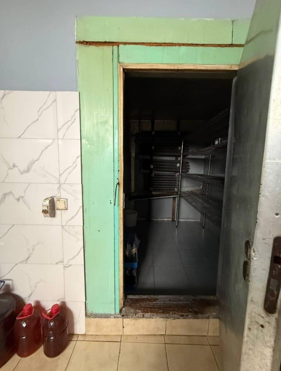 Modern Retail & Office Spaces for Rent High Foot Traffic Area (4)