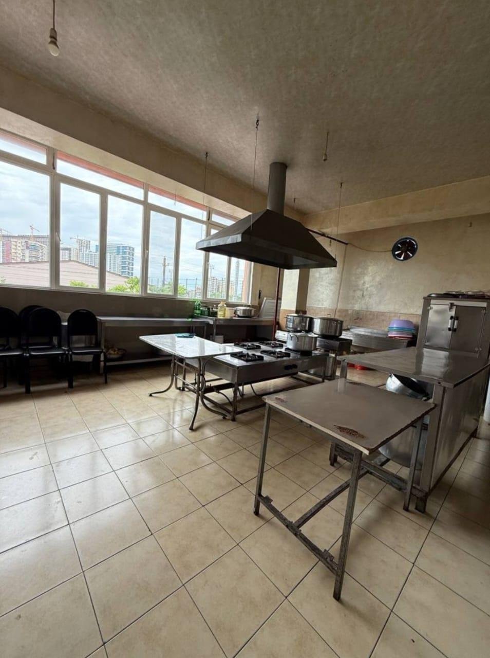 Modern Retail & Office Spaces for Rent High Foot Traffic Area (5)