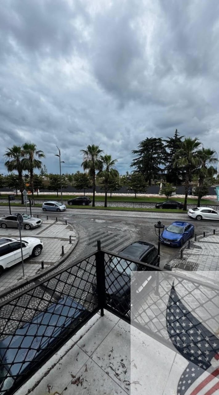 Office Space with Balcony for Rent in Old Batumi (2)