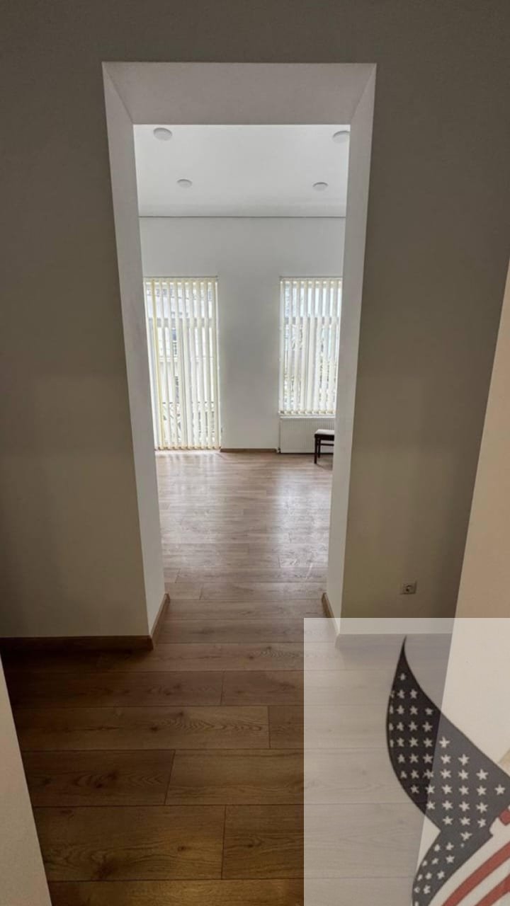 Office Space with Balcony for Rent in Old Batumi (5)