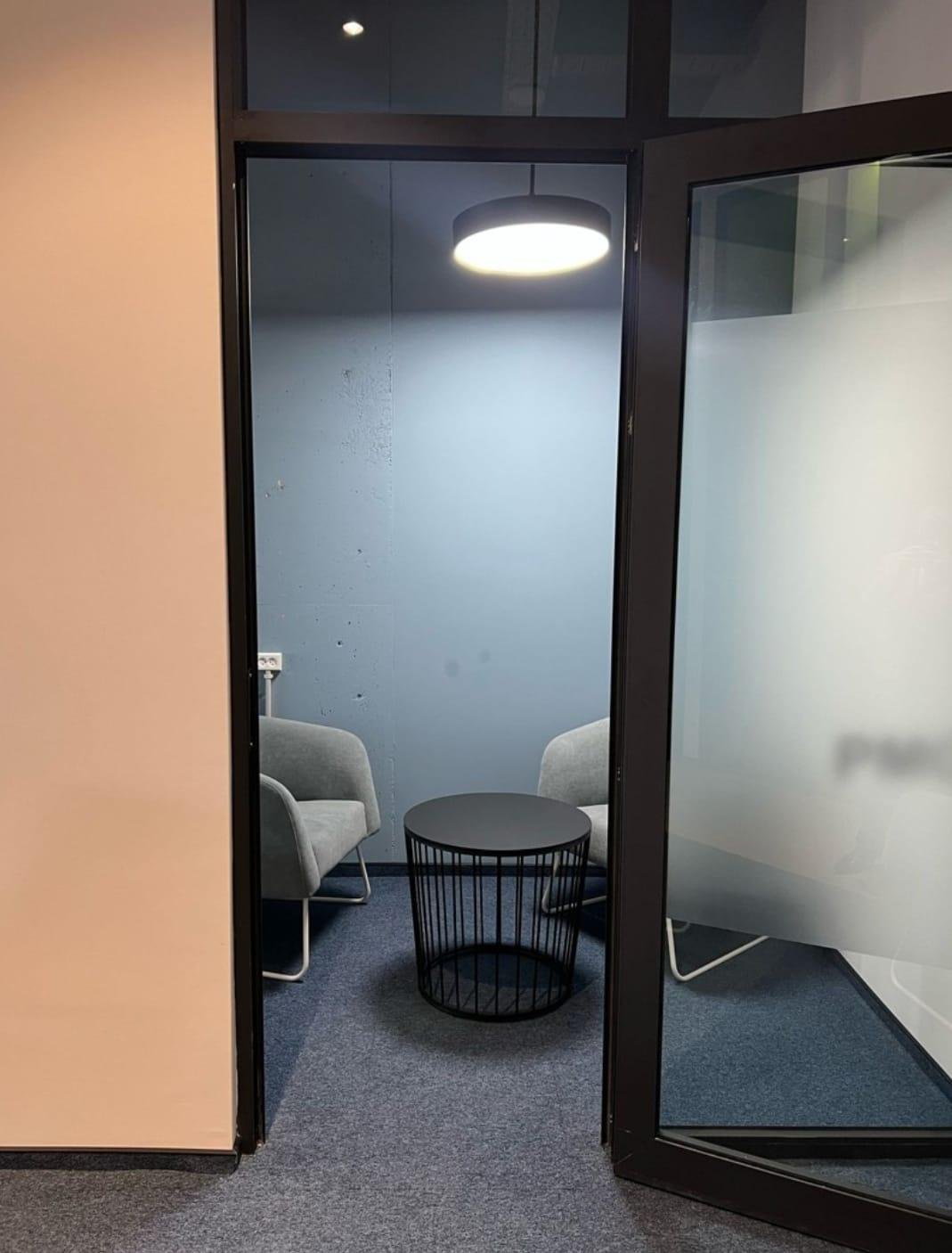 Spacious Work Area for Rent – Ideal for Teams & Startups (4)