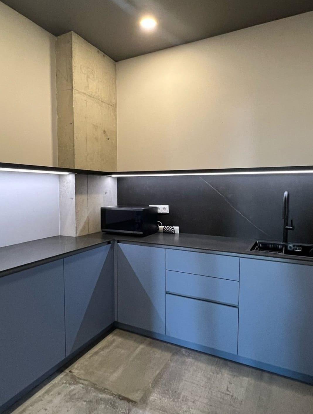 Spacious Work Area for Rent – Ideal for Teams & Startups (8)