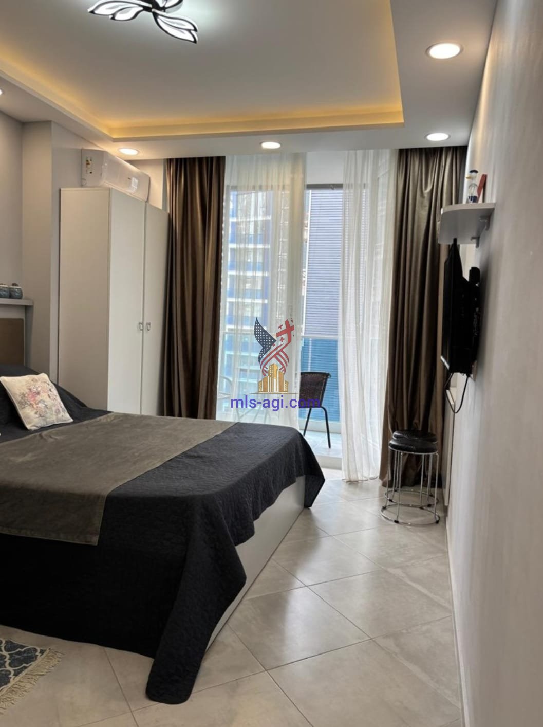 Studio for sale in the Sunrise complex 1