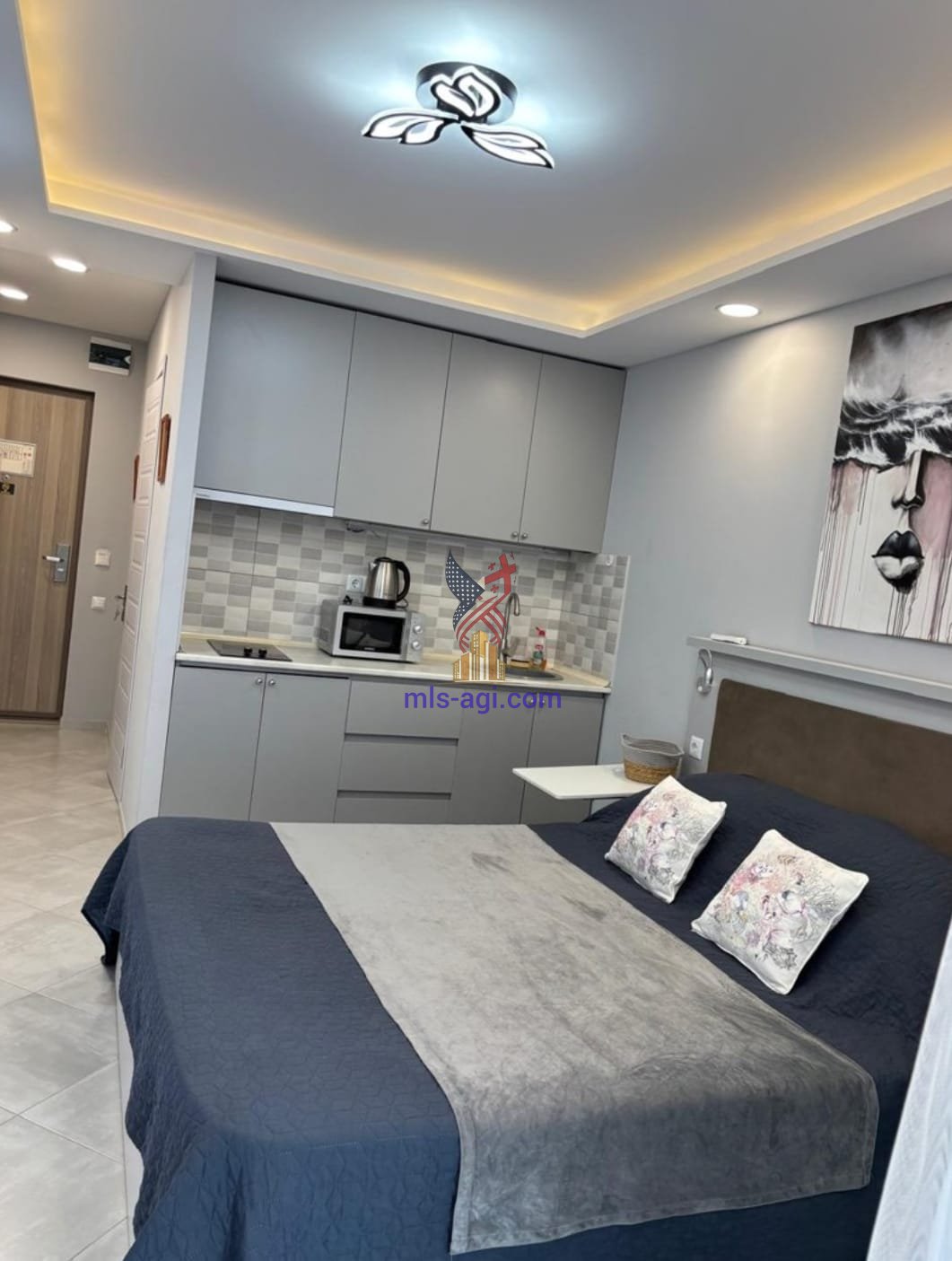 Studio for sale in the Sunrise complex 2