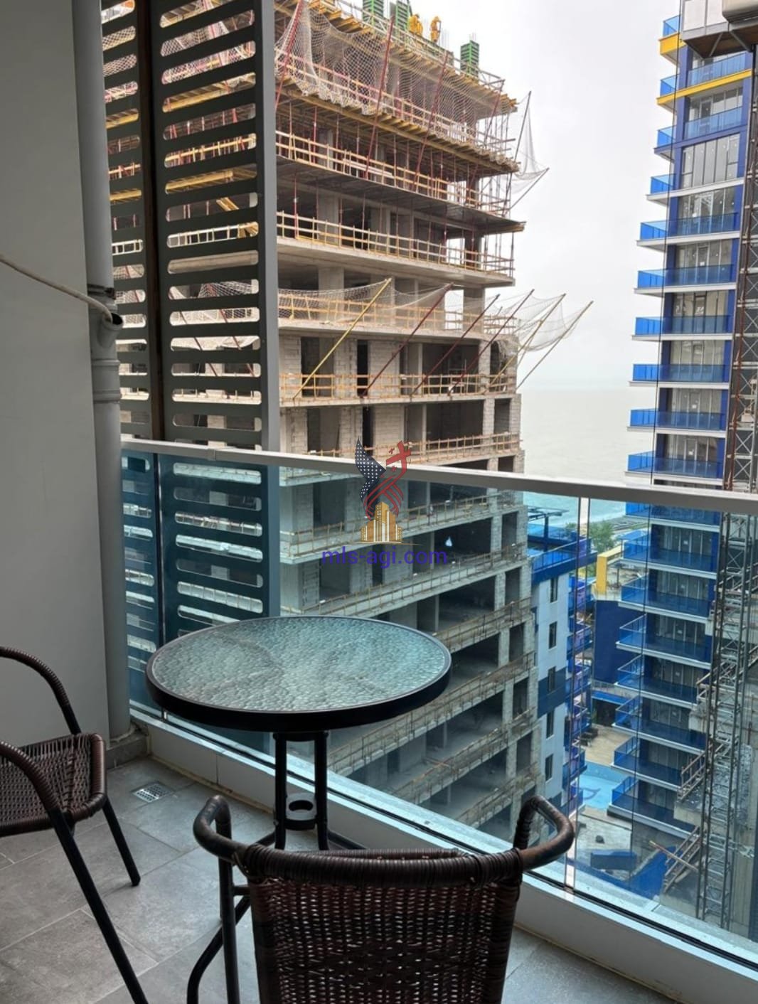 Studio for sale in the Sunrise complex 4