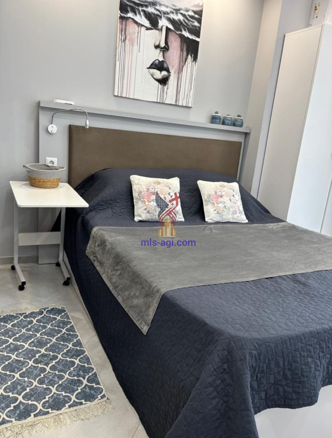 Studio for sale in the Sunrise complex 5