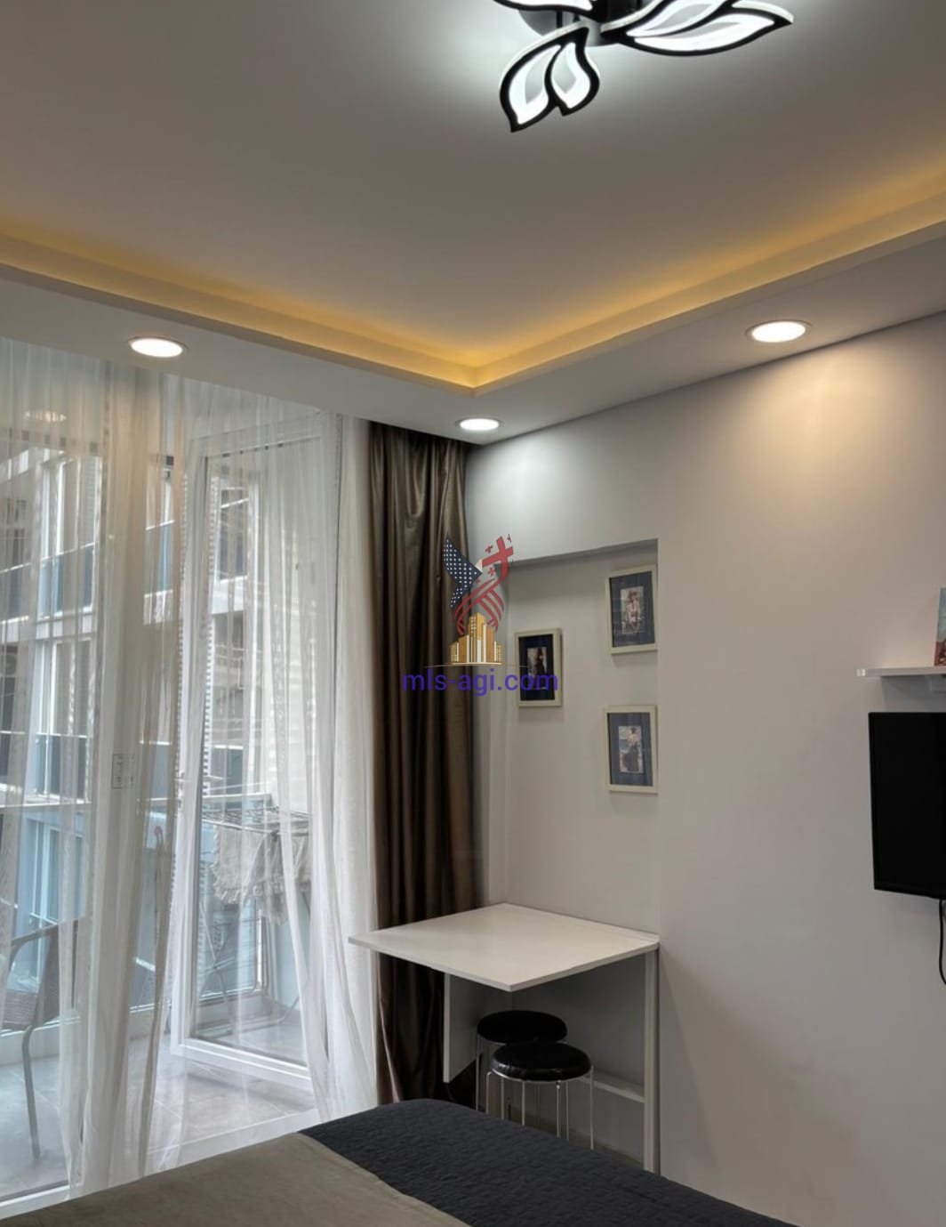 Studio for sale in the Sunrise complex 7