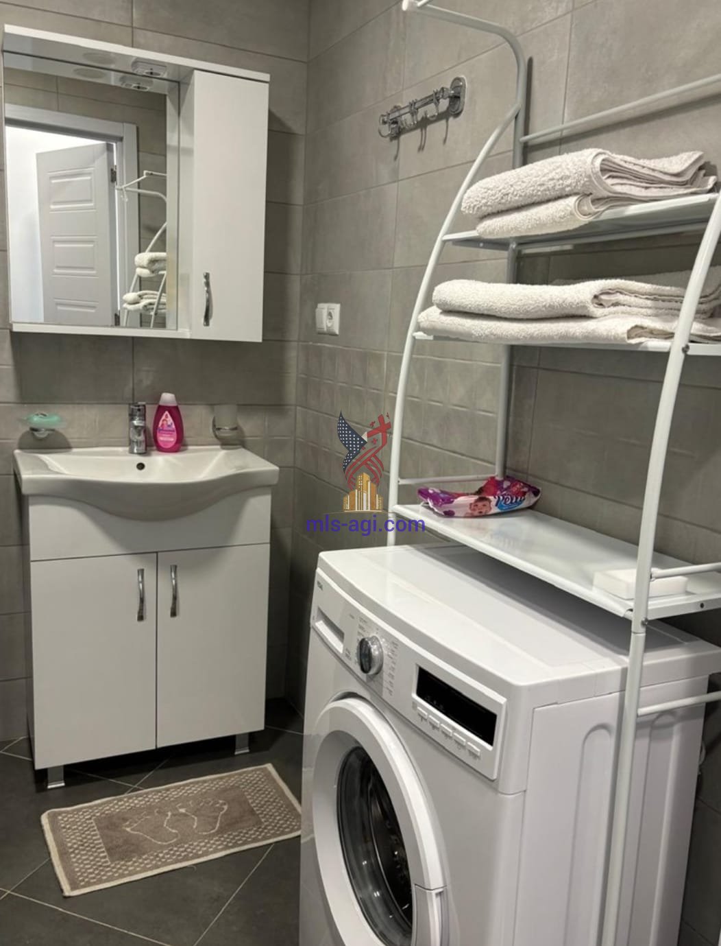 Studio for sale in the Sunrise complex 9