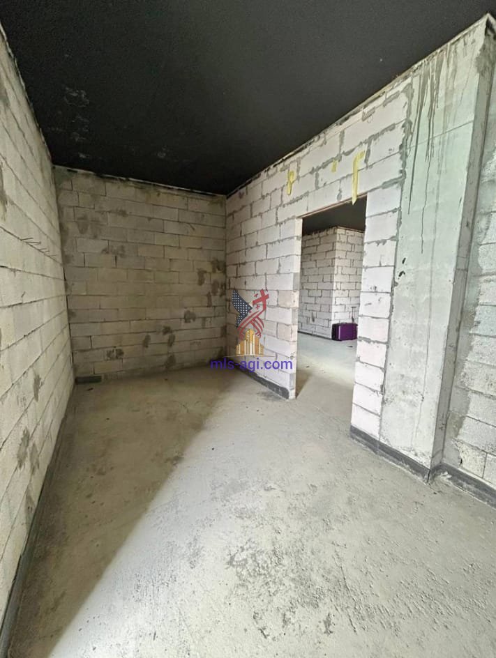 Tamar Mepe Avenue 50 3