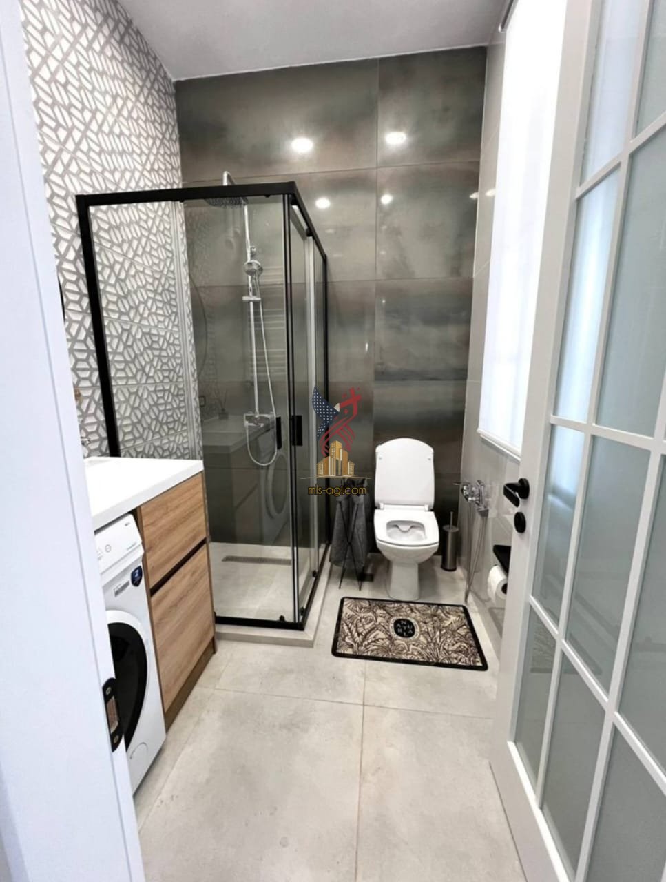 Turnkey 3-Room Apartment for Sale in the Heart of Old Batumi Kostava Street 9