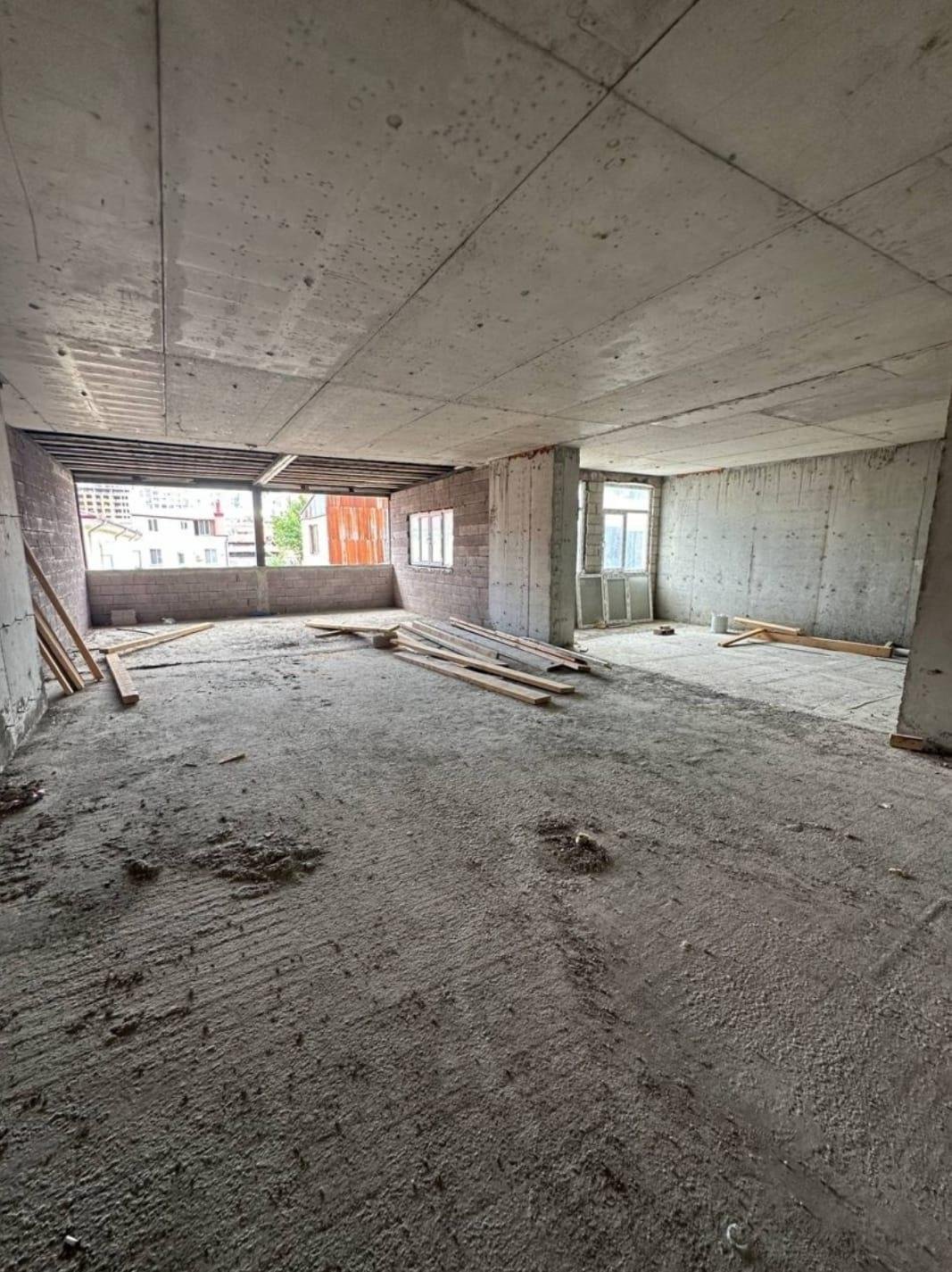 White Frame Commercial Spaces for Sale – Modern Office & Retail (2)