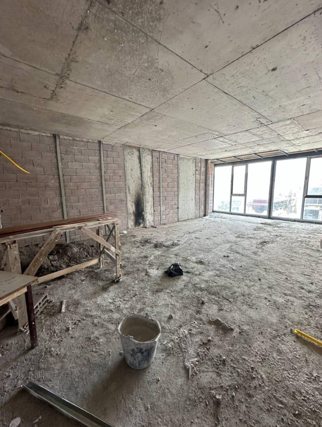 White Frame Commercial Spaces for Sale – Modern Office & Retail (3)